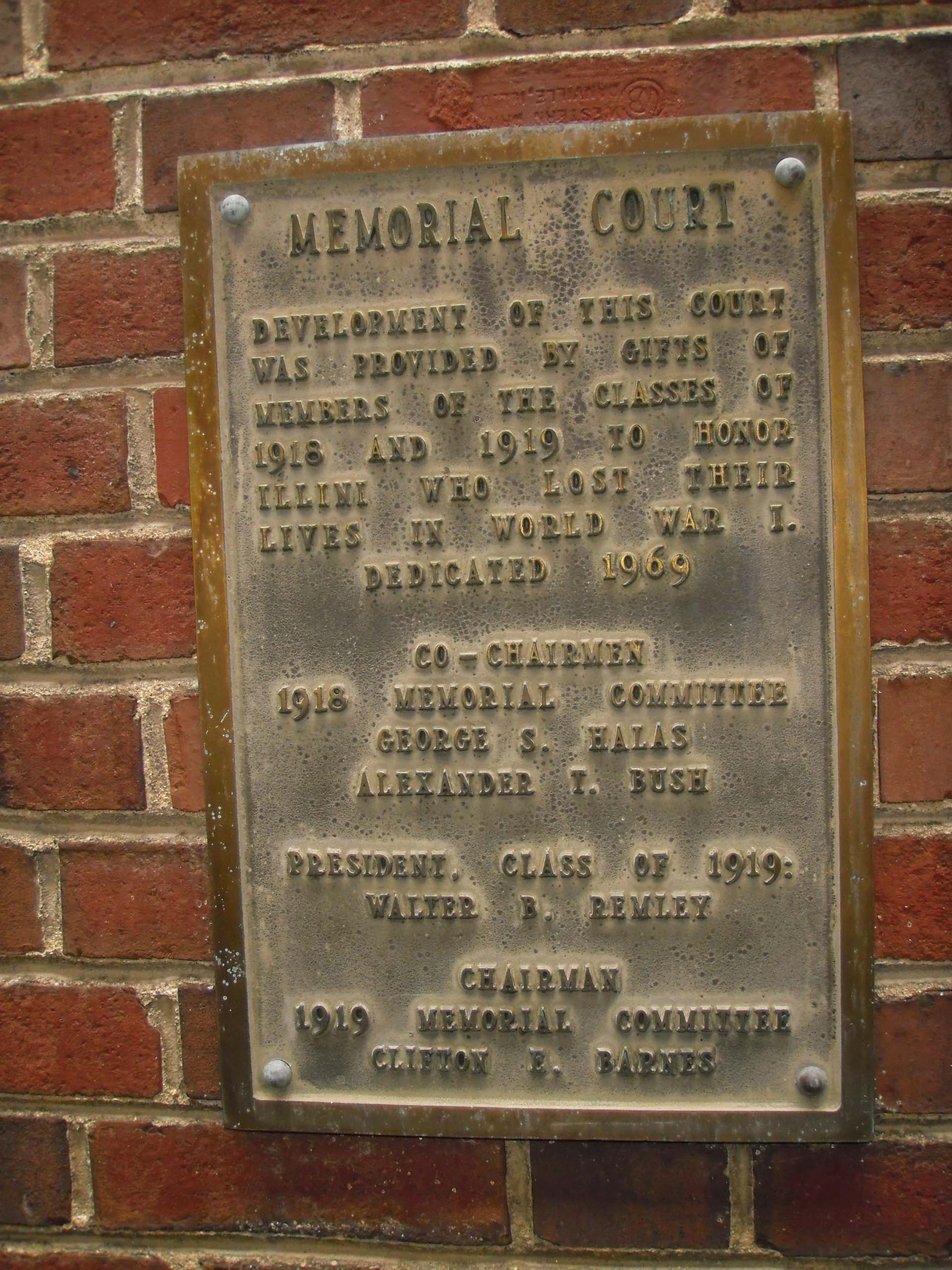 Zoom on the image : Memorial Court